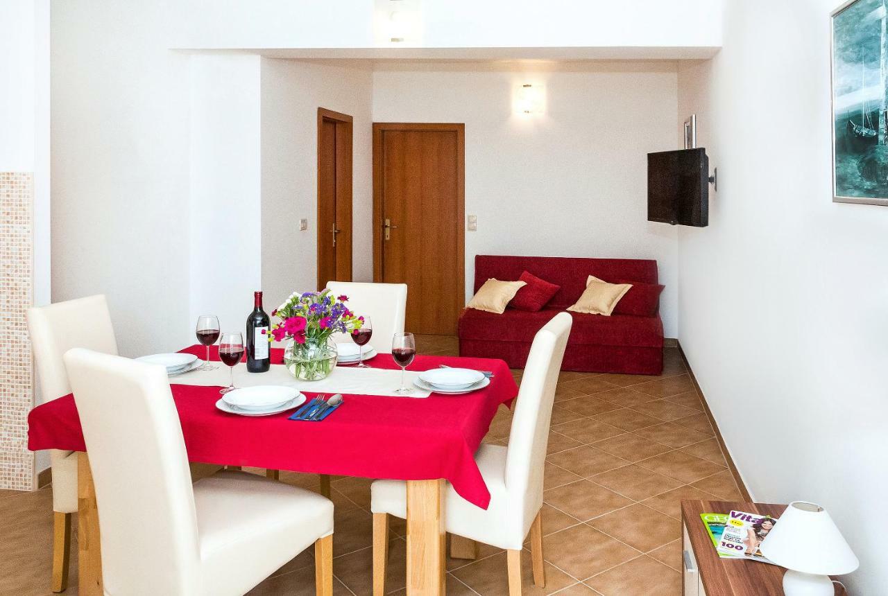 Apartmani Ami Podstrana Luaran gambar